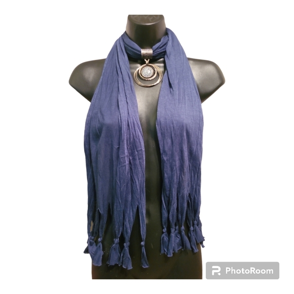 Scarf Wrap with Removable Jewlery Charm - Picture 1 of 5